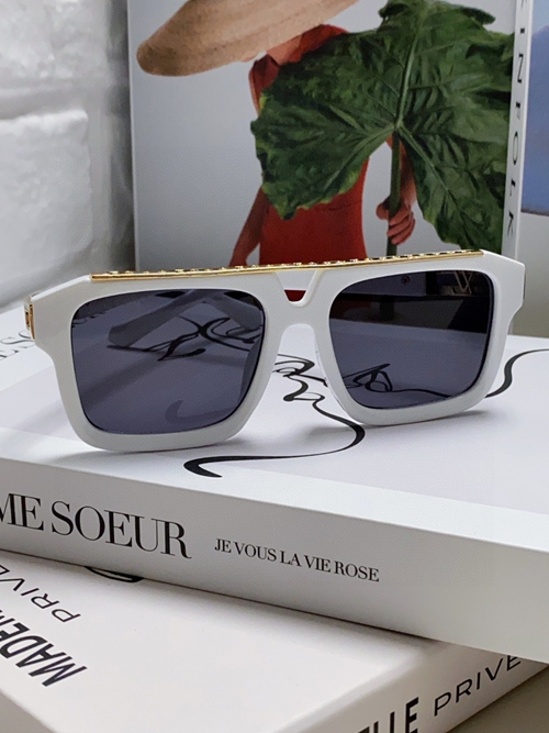 ルイヴィトンサングラス側面デザイン